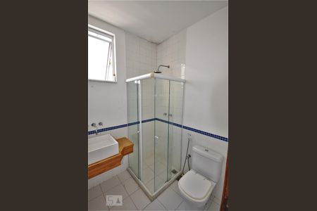 Casa à venda com 276m², 5 quartos e 2 vagasBanheiro 2