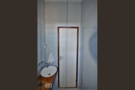 Casa à venda com 276m², 5 quartos e 2 vagasBanheiro 3