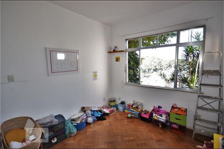 Casa à venda com 276m², 5 quartos e 2 vagasQuarto 5