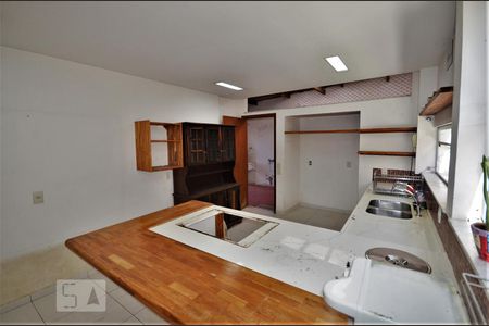 Casa à venda com 276m², 5 quartos e 2 vagasCozinha