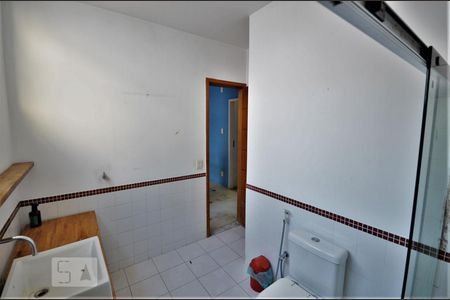 Casa à venda com 276m², 5 quartos e 2 vagasBanheiro 1