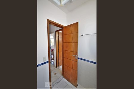 Casa à venda com 276m², 5 quartos e 2 vagasBanheiro 2