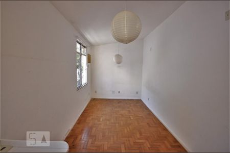 Casa à venda com 276m², 5 quartos e 2 vagasQuarto 3