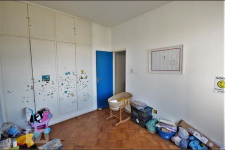 Casa à venda com 276m², 5 quartos e 2 vagasQuarto 5