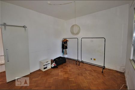 Casa à venda com 276m², 5 quartos e 2 vagasQuarto 2