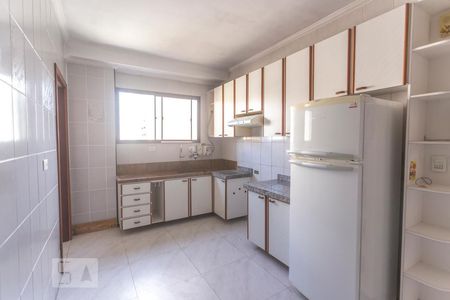 Apartamento para alugar com 107m², 2 quartos e 2 vagasCozinha
