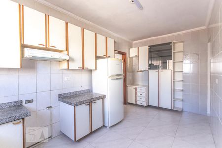 Apartamento para alugar com 107m², 2 quartos e 2 vagasCozinha