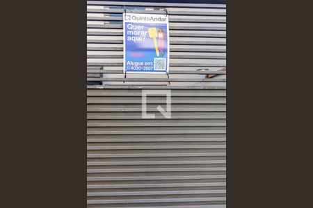 Casa à venda com 120m², 2 quartos e 1 vagaFachada com plaquinha