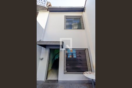 Casa à venda com 120m², 2 quartos e 1 vagaFachada