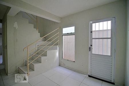 Sala de casa para alugar com 2 quartos, 75m² em Vila Camilopolis, Santo André