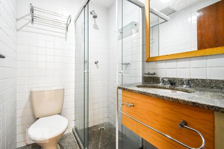 Banheiro de apartamento para alugar com 2 quartos, 65m² em Bela Vista, São Paulo