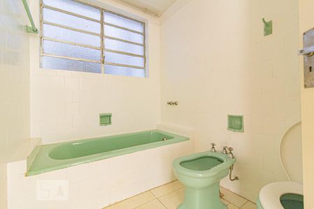Apartamento para alugar com 134m², 3 quartos e sem vagaBanheiro 