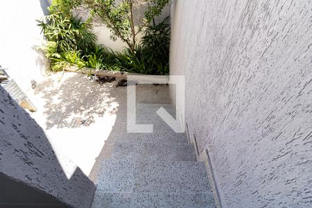 Casa à venda com 128m², 3 quartos e 2 vagasEscada