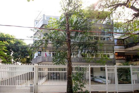 Apartamento para alugar com 91m², 2 quartos e 1 vaga Apartamento para alugar com 91m², 2 quartos e 1 vagaFachada