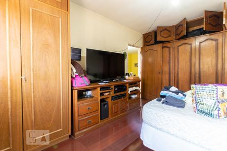 Casa para alugar com 400m², 4 quartos e 6 vagas Casa para alugar com 400m², 4 quartos e 6 vagasQuarto 4