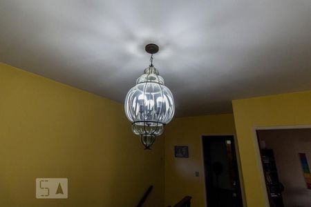 Casa para alugar com 400m², 4 quartos e 6 vagas Casa para alugar com 400m², 4 quartos e 6 vagasCorredor