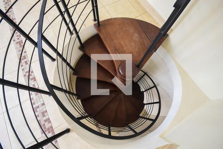 Apartamento à venda com 140m², 4 quartos e 2 vagasEscada