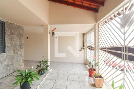 Casa à venda com 250m², 3 quartos e 2 vagasÁrea de Serviço