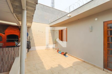 Casa à venda com 250m², 3 quartos e 2 vagasQuintal