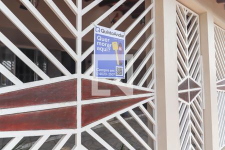 Casa à venda com 250m², 3 quartos e 2 vagasFachada