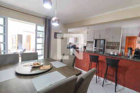 Casa à venda com 250m², 3 quartos e 2 vagasCozinha