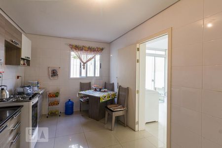 Casa à venda com 171m², 3 quartos e 2 vagasCozinha e Área de Serviço