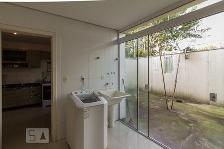 Casa à venda com 171m², 3 quartos e 2 vagasCozinha e Área de Serviço