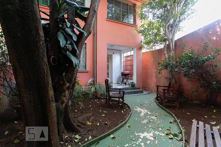 Casa à venda com 154m², 3 quartos e sem vaga Casa à venda com 154m², 3 quartos e sem vagaJardim