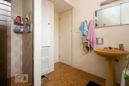 Casa à venda com 154m², 3 quartos e sem vaga Casa à venda com 154m², 3 quartos e sem vagaBanheiro