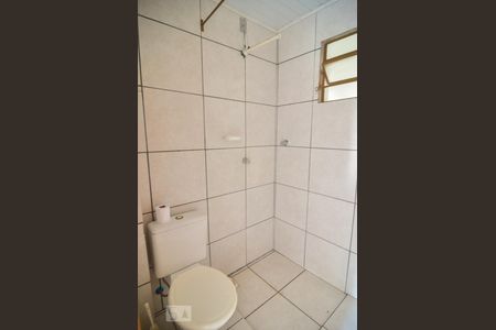 Banheiro de casa à venda com 4 quartos, 142m² em Harmonia, Canoas