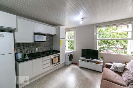 Sala/Cozinha de apartamento à venda com 2 quartos, 51m² em Centro Histórico, Porto Alegre