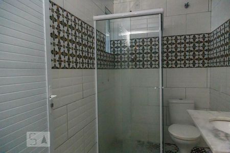 Banheiro de kitnet/studio para alugar com 1 quarto, 24m² em Vila Regente Feijó, São Paulo