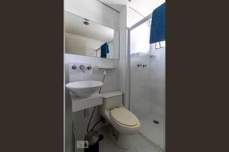 Studio para alugar com 75m², 1 quarto e 1 vaga Studio para alugar com 75m², 1 quarto e 1 vagaBanheiro