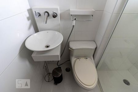 Studio para alugar com 75m², 1 quarto e 1 vaga Studio para alugar com 75m², 1 quarto e 1 vagaBanheiro