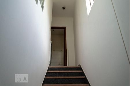 Casa à venda com 400m², 5 quartos e 5 vagasEscada