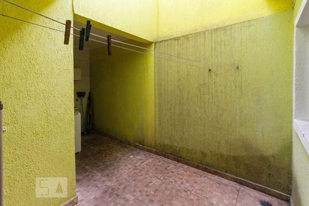 Quintal e Área de Serviço de casa para alugar com 2 quartos, 110m² em Vila Santa Clara, São Paulo