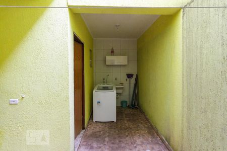 Quintal e Área de Serviço de casa para alugar com 2 quartos, 110m² em Vila Santa Clara, São Paulo