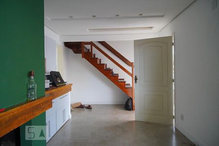 Sala de casa de condomínio para alugar com 3 quartos, 105m² em Olaria, Canoas