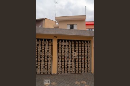 Casa à venda com 151m², 3 quartos e 2 vagasFachada
