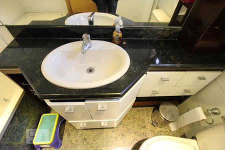 Apartamento para alugar com 130m², 4 quartos e 3 vagasBanheiro da suíte 2  - Pia