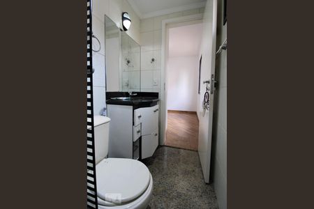 Apartamento para alugar com 130m², 4 quartos e 3 vagasBanheiro da suíte 1 