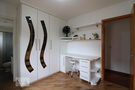 Apartamento para alugar com 130m², 4 quartos e 3 vagasSuíte 1 - Armários