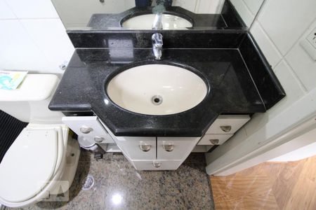 Apartamento para alugar com 130m², 4 quartos e 3 vagasBanheiro da suíte 1 - Pia