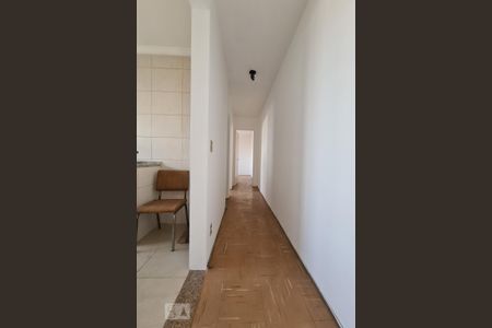 Corredor de apartamento para alugar com 2 quartos, 66m² em Vila Lucy, Sorocaba