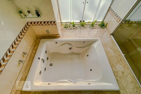 Casa à venda com 610m², 3 quartos e 5 vagasDetalheBanheiro da Suite