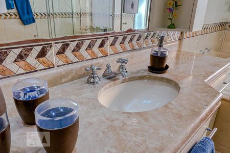 Casa à venda com 610m², 3 quartos e 5 vagasDetalheBanheiro da Suite