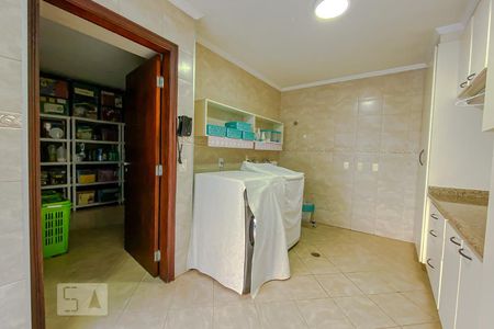 Casa à venda com 610m², 3 quartos e 5 vagasLavanderia