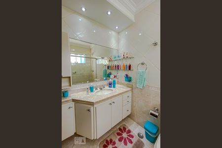 Casa à venda com 610m², 3 quartos e 5 vagasBanheiro da Suite 2