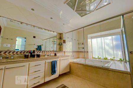 Casa à venda com 610m², 3 quartos e 5 vagasBanheiro da Suite