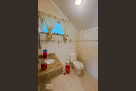 Casa à venda com 610m², 3 quartos e 5 vagasBanheiro Área comum - Churrasqueira